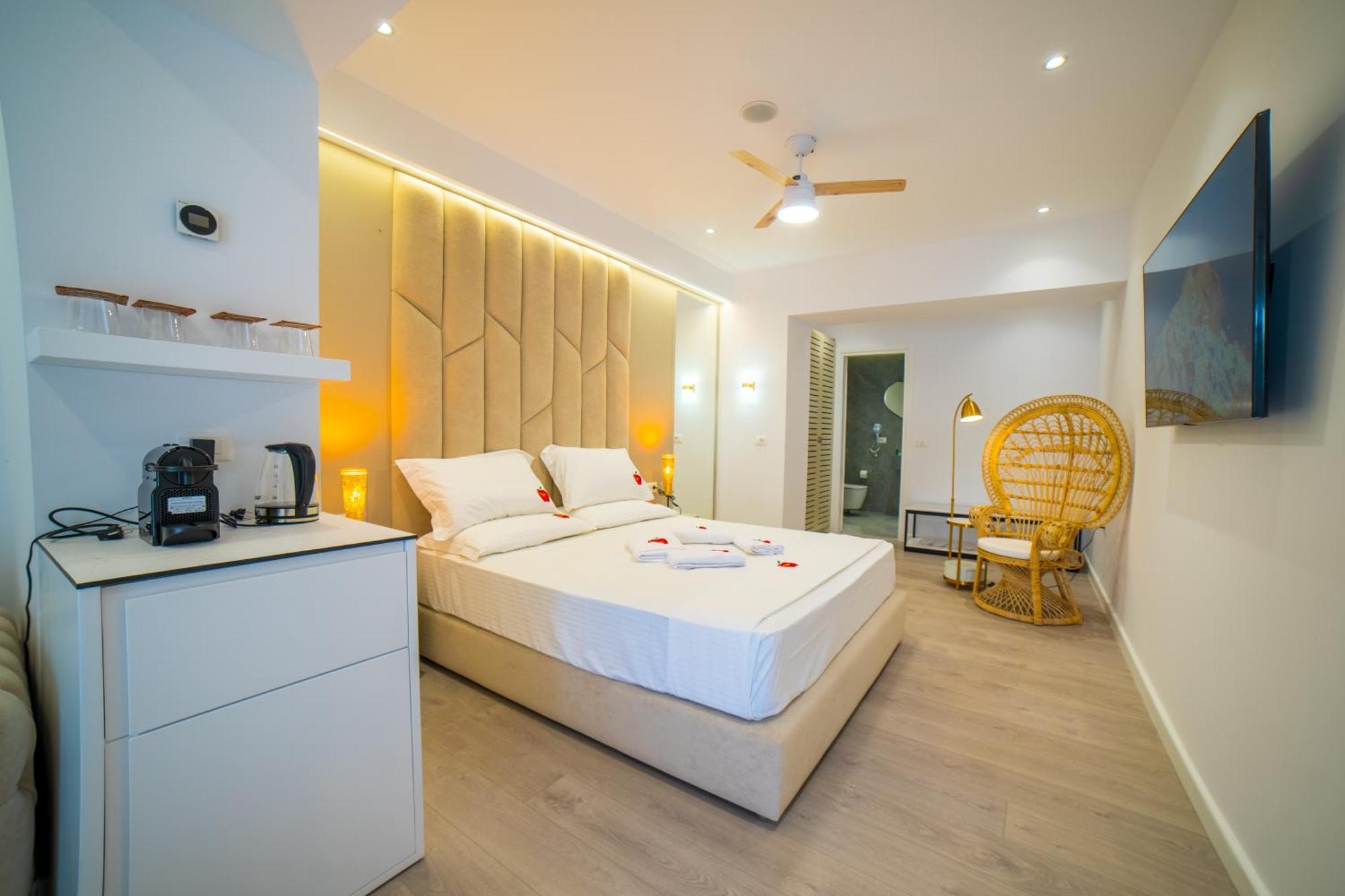 Adam & Eve Suites Saranda Dış mekan fotoğraf