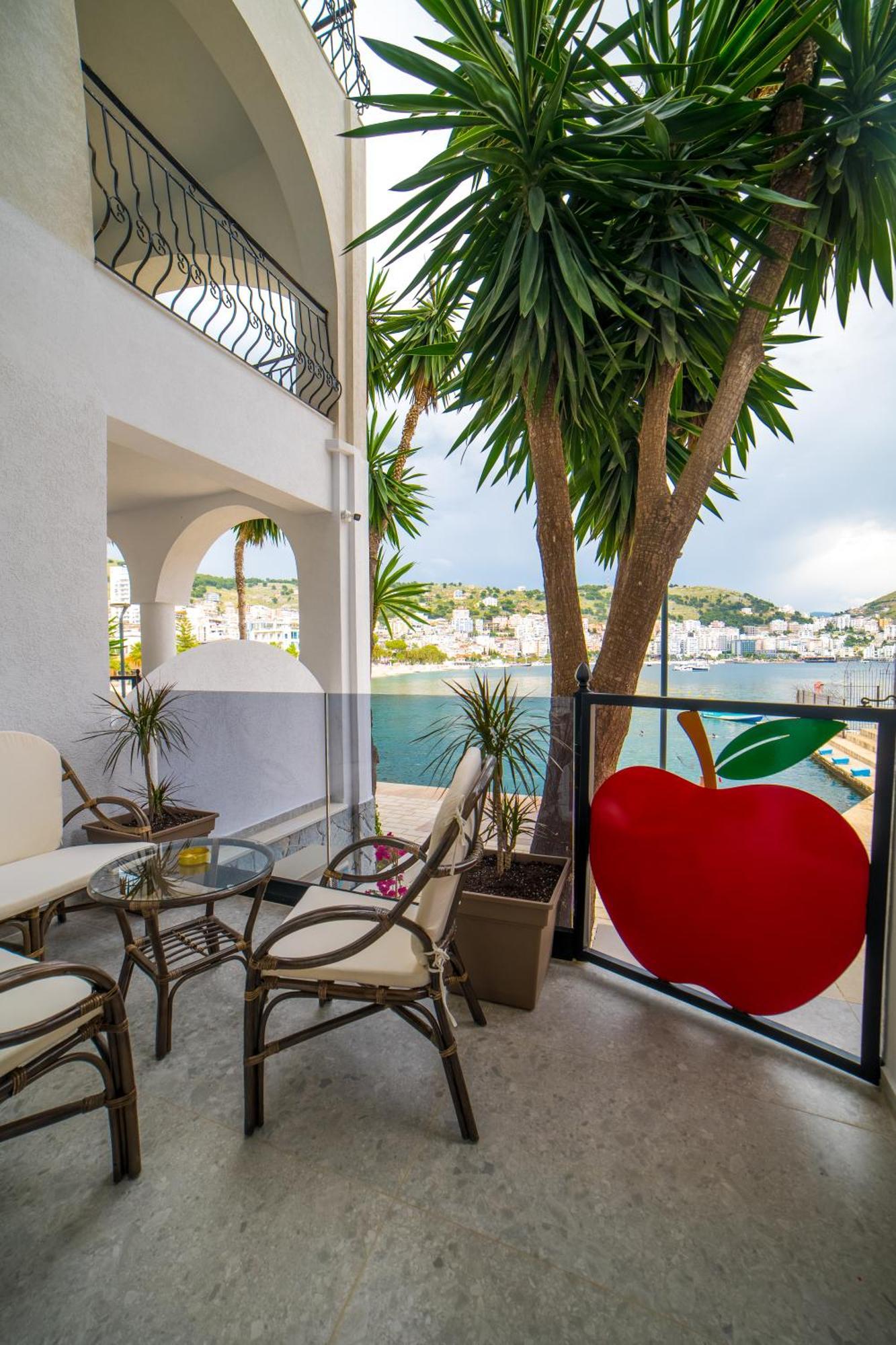 Adam & Eve Suites Saranda Dış mekan fotoğraf