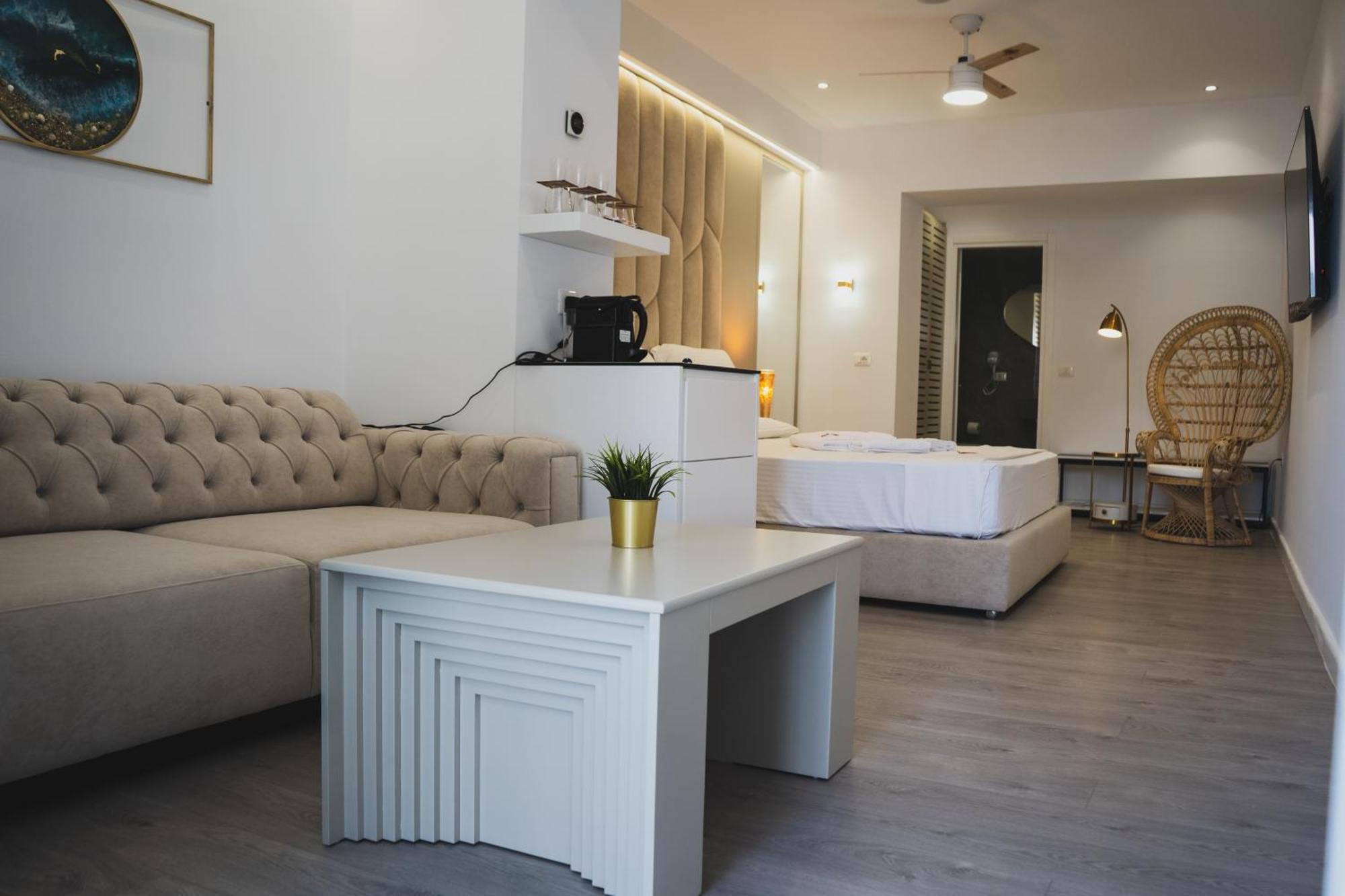 Adam & Eve Suites Saranda Dış mekan fotoğraf