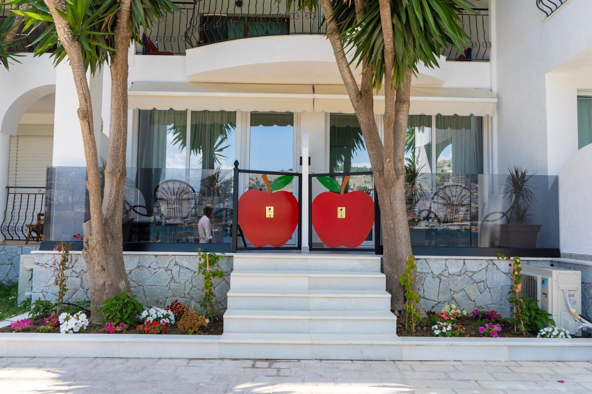 Adam & Eve Suites Saranda Dış mekan fotoğraf