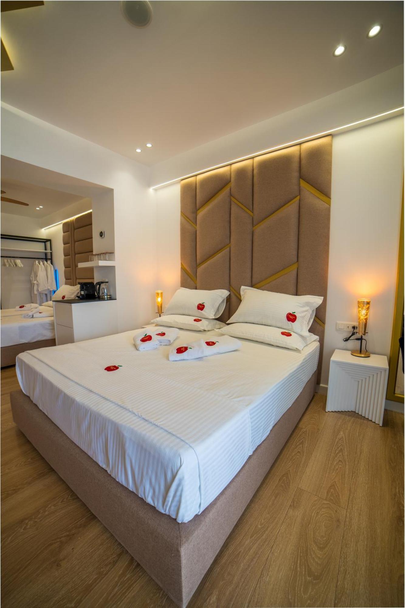 Adam & Eve Suites Saranda Dış mekan fotoğraf